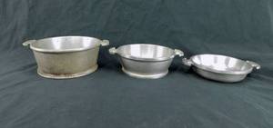 lot 41 image: Lot of Vintage Guardian Service 2 Quart, 1 Quart and Tom Thumb Cookware