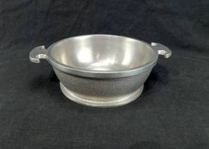 lot 117 image: Vintage Guardian Service 1 Quart Cookware