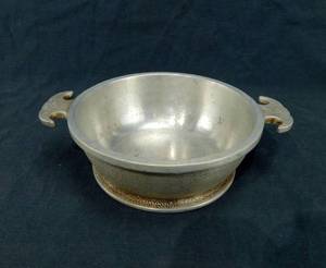 lot 118 image: Vintage Guardian Service 1 Quart Cookware