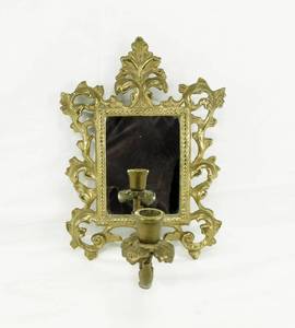 lot 22 image: Beautiful Vintage Single Candle Wall Sconce
