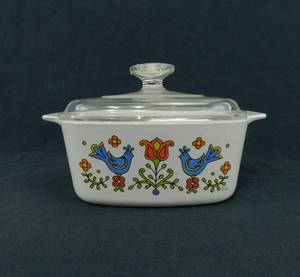 lot 145 image: Vintage 1975 Corning Ware Country Festival 1.5 Quart Casserole with Pyrex Cover