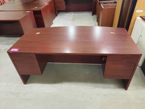 HON Double-Pedestal Desk