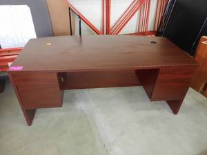 HON Double Pedestal Bow-Top Desk