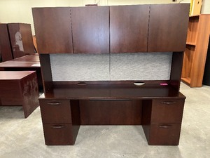 Haworth-Lunstead&nbspDesk with Hutch