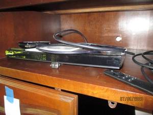 lot 19 image: Samsung BD-D5700 Blu-Ray disc player