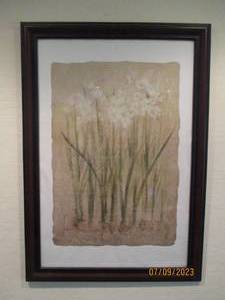 lot 28 image: Beautifully framed 2841 floral painting