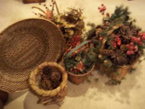 lot 301 image: 5-Decorative Wicker Rattan Baskets