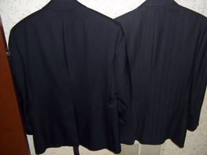 lot 305 image: Mens black dress jacket with tie