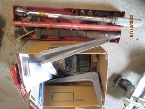 lot 197 image: Snap-On 12 drive 200lb torque wrench, etc