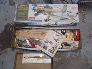 lot 299 image: Comet Super Stars aircraft series model airplane