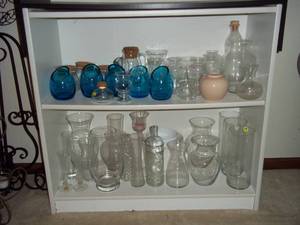 lot 322 image: Small white bookcase with all glass vases