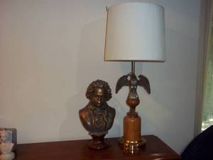lot 367 image: Unique Wood and brass tone table lamp