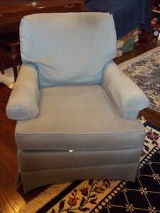 lot 372 image: Comfy gray Upholstered sitting chair