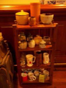 lot 385 image: Sturdy open-framed wood shelf