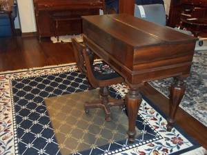 lot 389 image: Beautiful carved wood secretary style desk