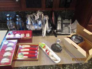 lot 56 image: New Lenox Knife and napkin ring set plus