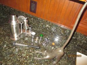 lot 60 image: Wine and other Barware accessories,