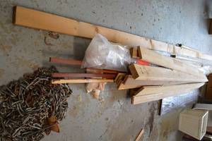 lot 225 image: Assorted Lumber  Chains
