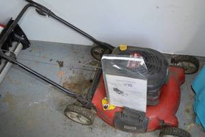lot 235 image: Yard Machine 5.5 HP 21 in cut lawn mower