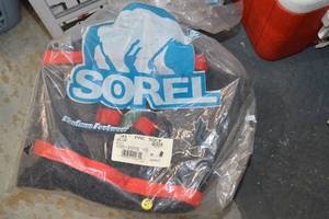 lot 245 image: Bucket of Road Salt  Sorel Pac Sock