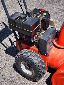 lot 5 image: Simplicity Electric start 20 Blade Snow Blower