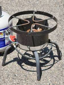 lot 28 image: Propane Burner with Full Propane Tank