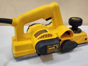 lot 10 image: DeWalt Electric Hand Planer