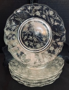 lot 141 image: Elegant Etched Glass Grouping