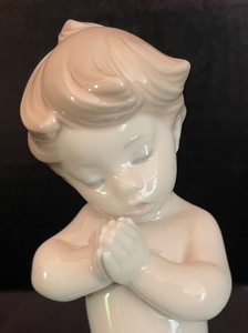 lot 142 image: Lladro A Childs Prayer Figurine
