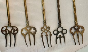 lot 145 image: Vintage Toasting Forks