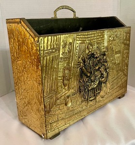 lot 181 image: Vintage Brass Overlay Wooden Literature Holder
