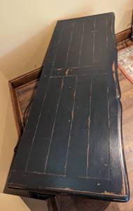 lot 94 image: Farmhouse Style Painted Entertainment Cabinet