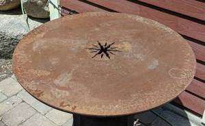 lot 102 image: Round Metal Patio Table