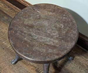 lot 107 image: Antique Claw Foot Piano Stool