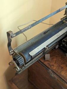 lot 109 image: Antique Blick 7 Typewriter and Case
