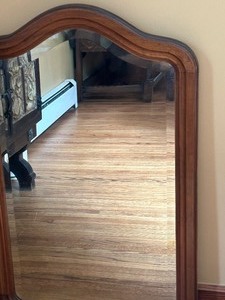 lot 156 image: Vintage Wooden Frame Decorative Wall Mirror