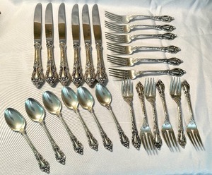 lot 24A image: Lunt Eloquence Sterling Silver Flatware