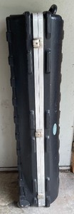 lot 238 image: SKB Hard Sided Rolling Golf Club Travel Case