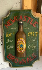 lot 258 image: Cheers Wine and Beer Grouping