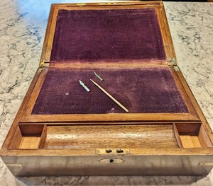 lot 286 image: Antique Writing Desk