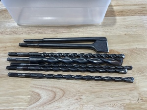 lot 24 image: Hammer Drill Bits