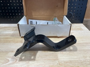 lot 30 image: 6 Drop Hitch