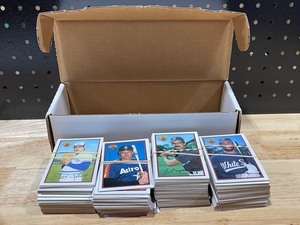 lot 19 image: 1989 Bowman Baseball Card Set