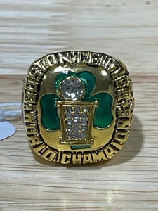 lot 21 image: 1986 Boston Celtics Zankel Championship Replica Ring