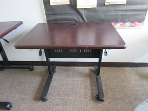 lot 817 image: BALT PERSONAL ROLLING WORK STATION WITH FLIP TOP