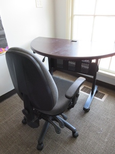 lot 818 image: BALT ROLLING, HALF ROUND,  PERSONAL WORK STATION WITH FLIP TOP AND OFFICE CHAIR