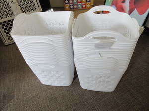lot 837 image: 36 MAINSTAYS LAUNDRY BASKETS