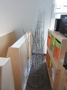 lot 845 image: BRAND NEW TOMATO CAGES