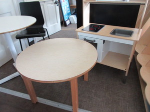 lot 860 image: KIDDIE KITCHEN AND TABLE