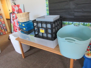lot 836 image: ACTIVITY TABLE